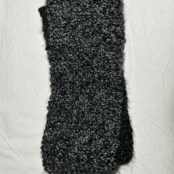 Warm Soft Women's Wool Knit Scarves - Picture 3 of 3